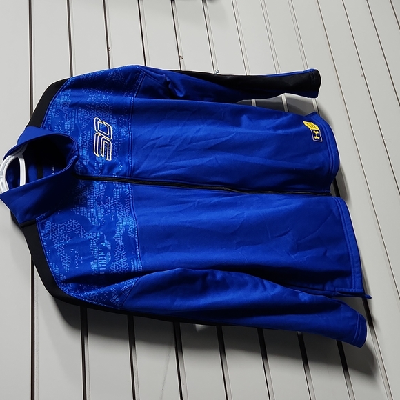 Youth boys Under armour zip up jacket. - Picture 6 of 6